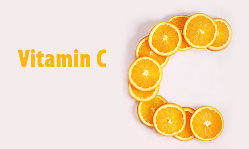 kem trị mụn trắng da có thành phần Vitamin E và C 