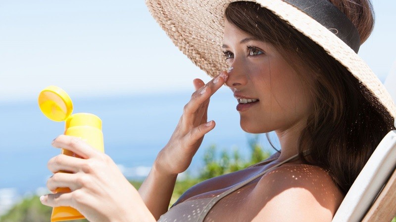Tại sao cần sử dụng riêng kem chống nắng cho da dầu?